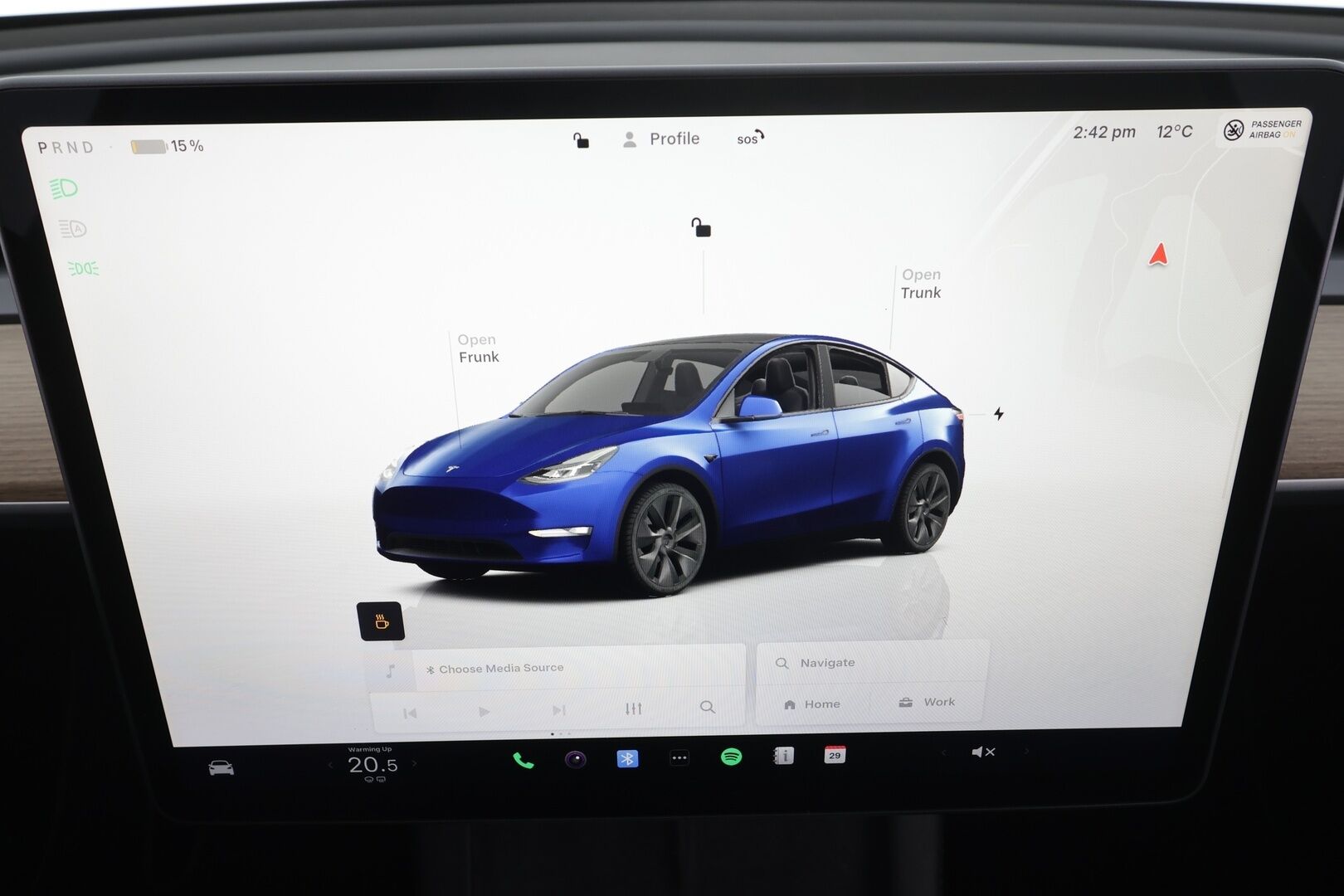 Tesla Model Y 2025 Long Range 7-Paikkainen * Lasikatto / Koukku / ILP / Matrix LED / Premium Audio / P.kamera / Nahat * - 1.Om Suomi-auto / Akku kuntotarkastettu SoH 97,2% / Kahdet renkaat aluvanteilla