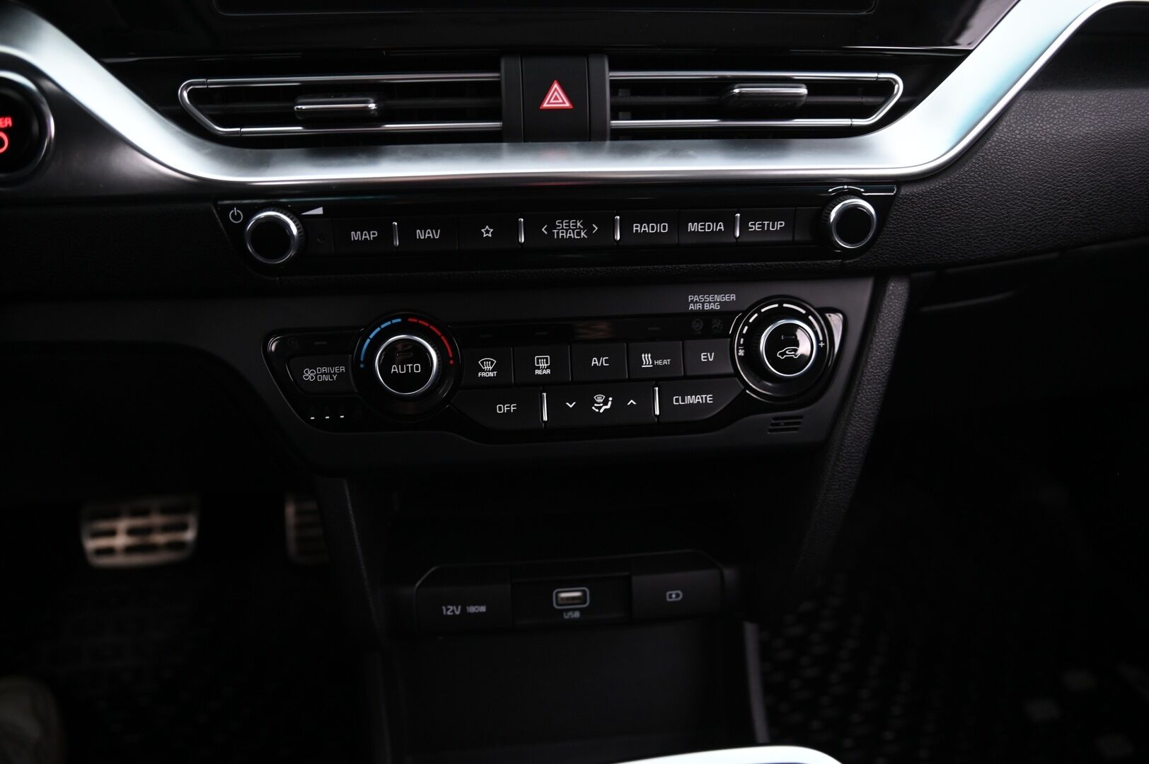 Kia Niro 2022 Business Premium 204hv - Juuri katsastettu! | Ilmastoidut Nahkapenkit | Ilmalämpöpumppu | Adaptiivinen vakionopeudensäädin | P.kamera | Merkkihuollettu | 2x Renkaat alumiinivantein!