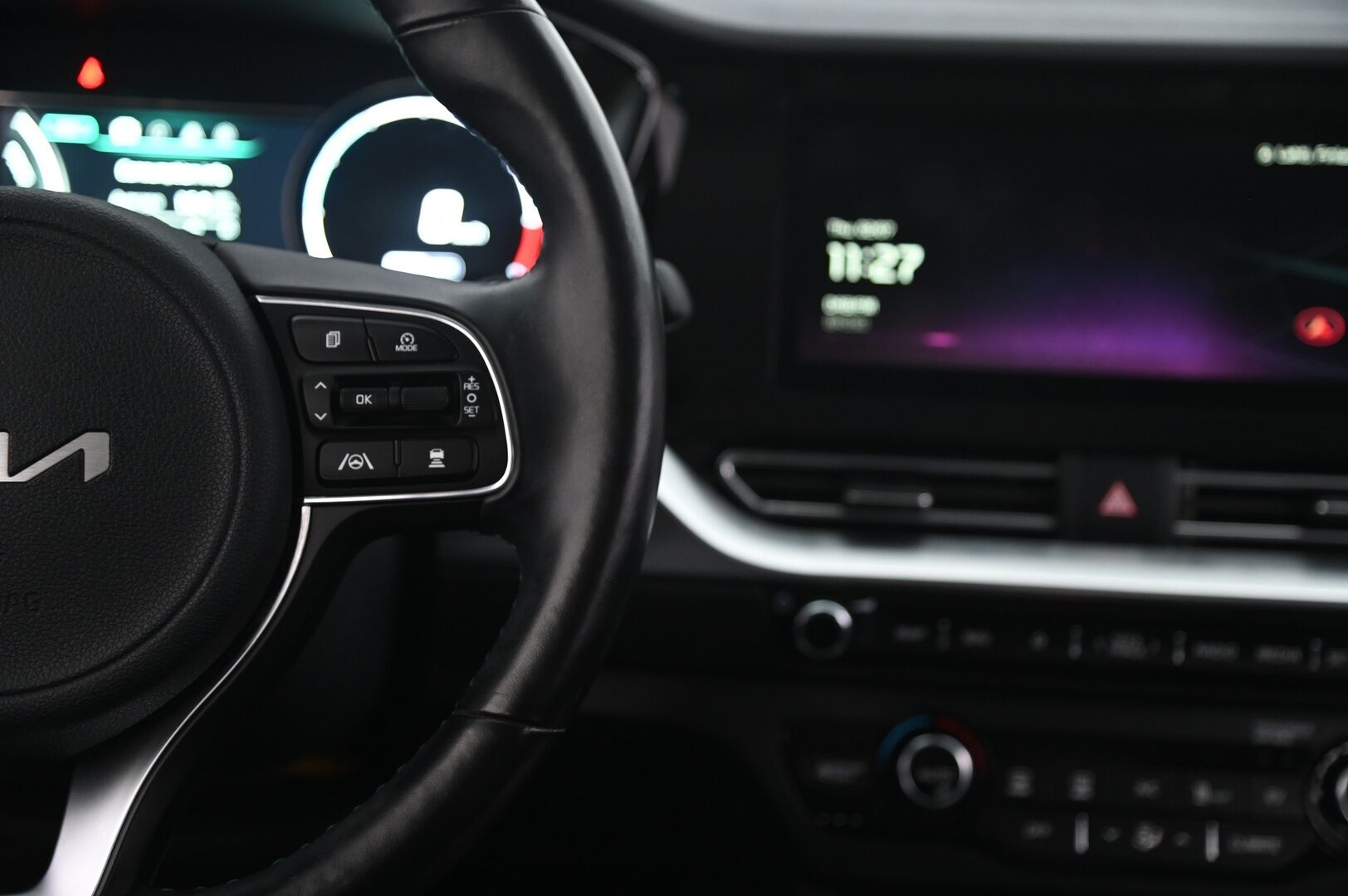 Kia Niro 2022 Business Premium 204hv - Juuri katsastettu! | Ilmastoidut Nahkapenkit | Ilmalämpöpumppu | Adaptiivinen vakionopeudensäädin | P.kamera | Merkkihuollettu | 2x Renkaat alumiinivantein!
