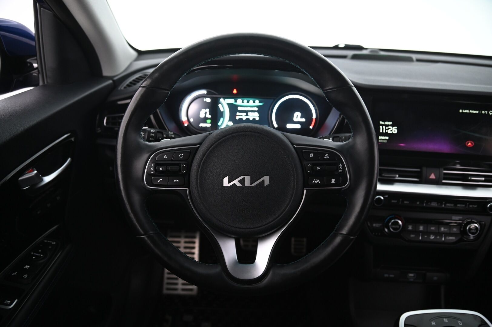 Kia Niro 2022 Business Premium 204hv - Juuri katsastettu! | Ilmastoidut Nahkapenkit | Ilmalämpöpumppu | Adaptiivinen vakionopeudensäädin | P.kamera | Merkkihuollettu | 2x Renkaat alumiinivantein!