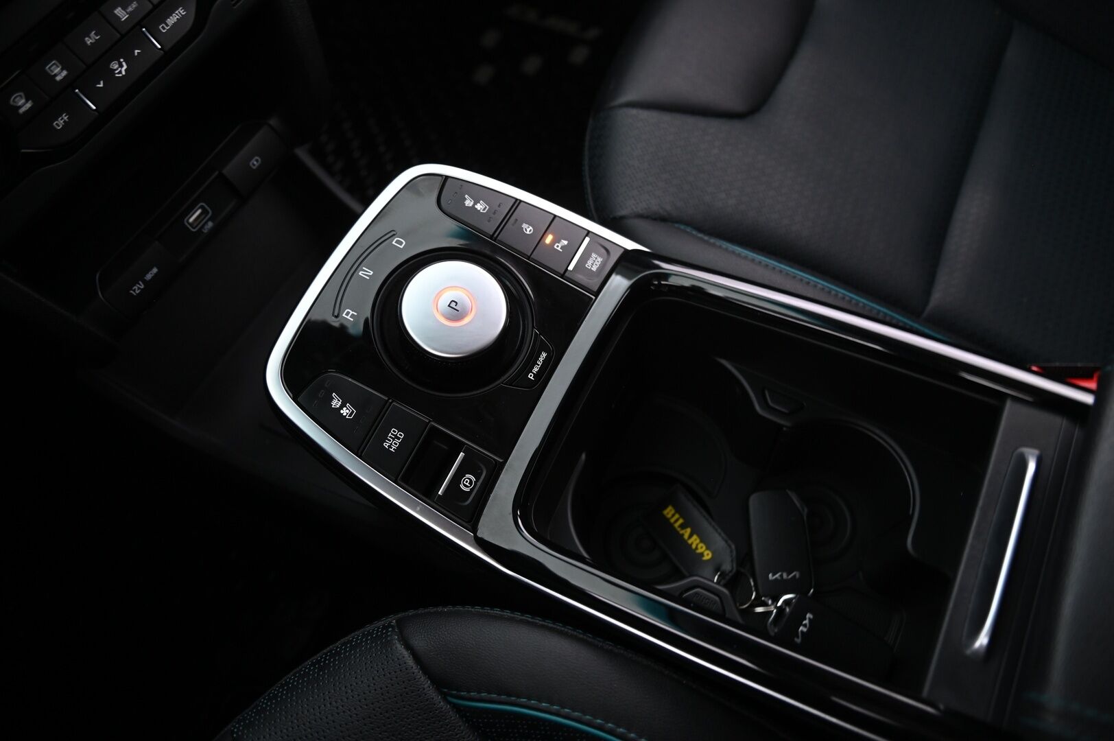 Kia Niro 2022 Business Premium 204hv - Juuri katsastettu! | Ilmastoidut Nahkapenkit | Ilmalämpöpumppu | Adaptiivinen vakionopeudensäädin | P.kamera | Merkkihuollettu | 2x Renkaat alumiinivantein!