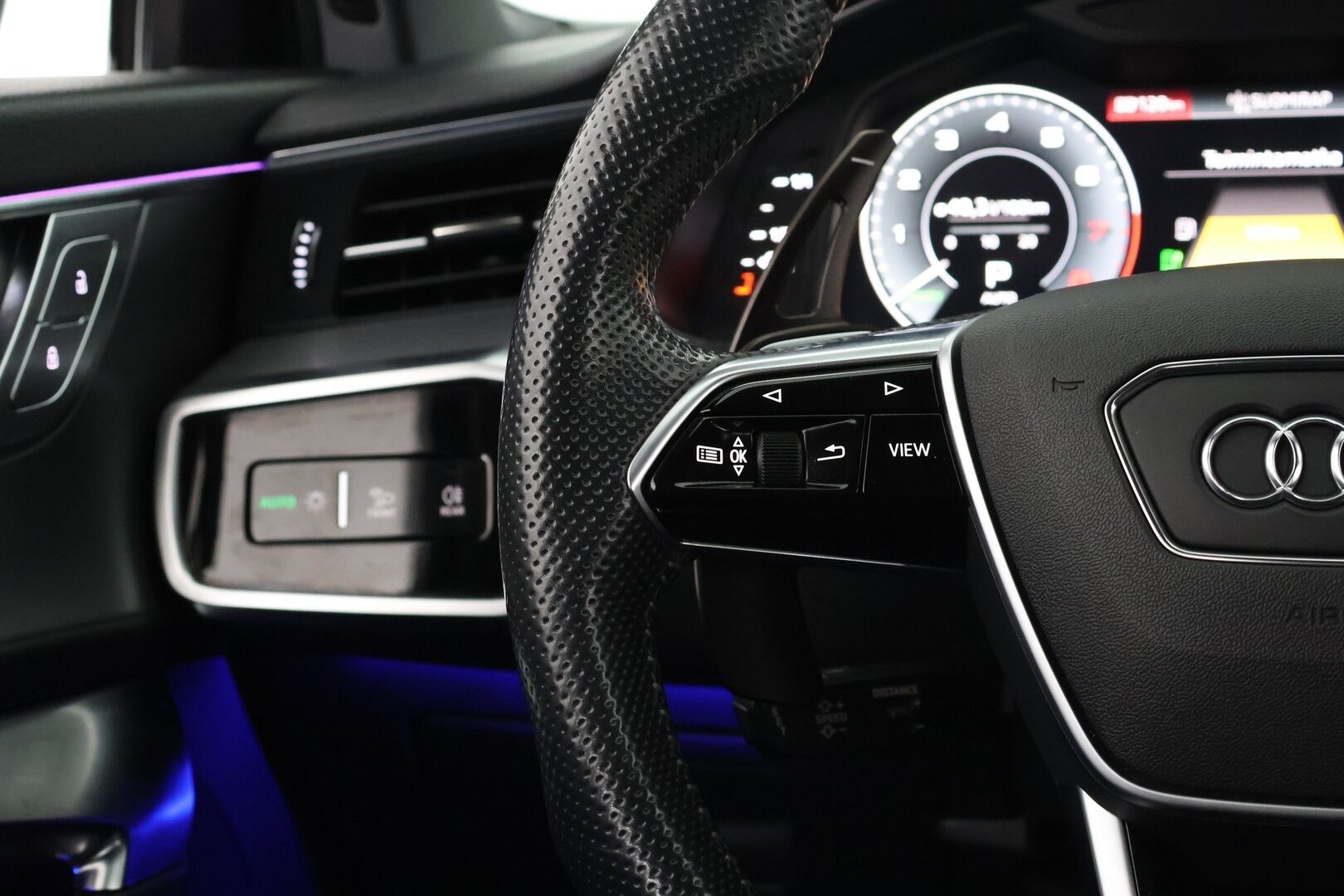 Audi A6 2021 Avant Business Sport 55 TFSI e quattro S tronic - S-Line | ACC | Black Appearance | Matrix LED | Ambiente Plus | 4-alue AC | Digimittaristo | Nahka-Alcantara | Sähköluukku
