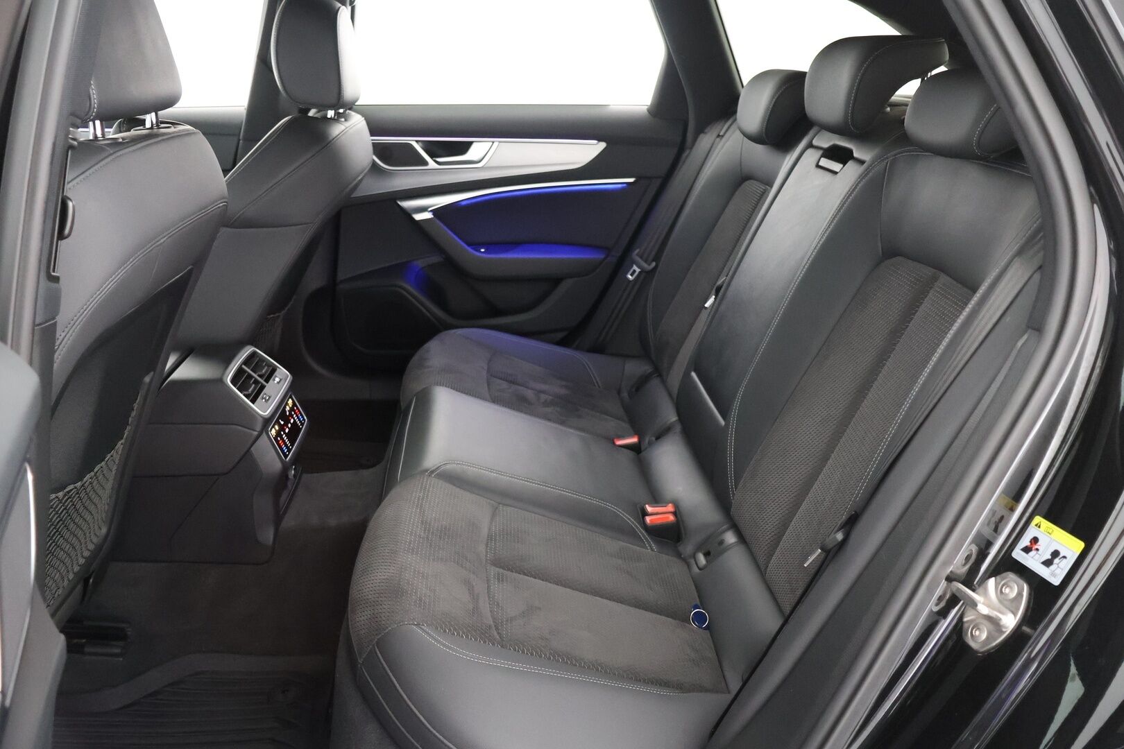 Audi A6 2021 Avant Business Sport 55 TFSI e quattro S tronic - S-Line | ACC | Black Appearance | Matrix LED | Ambiente Plus | 4-alue AC | Digimittaristo | Nahka-Alcantara | Sähköluukku