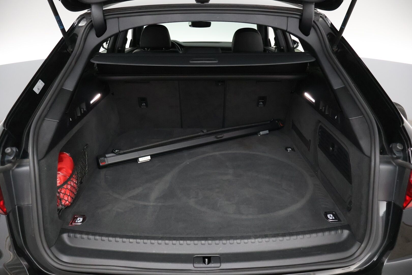 Audi A6 2021 Avant Business Sport 55 TFSI e quattro S tronic - S-Line | ACC | Black Appearance | Matrix LED | Ambiente Plus | 4-alue AC | Digimittaristo | Nahka-Alcantara | Sähköluukku