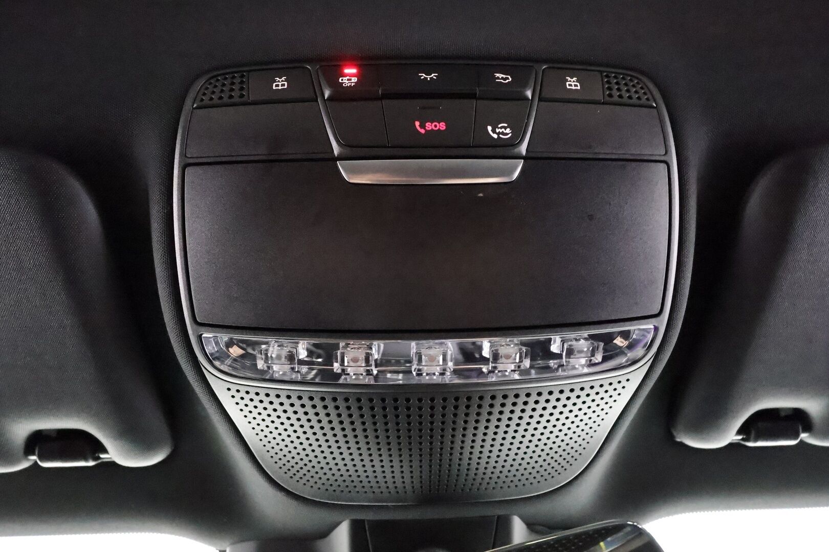 Mercedes-Benz E 2021 300 e T A Business EQ Power AMG * Distronic+Q / 360 / Sportnahat / Multibeam / Widescreen / Navi / Blis / Keyless * - Koukku / 2x Latauskaapelit / Kahdet renkaat aluvanteilla - HULLUT AVAJAISHULINAT KORKOTARJOUS 3,29 %