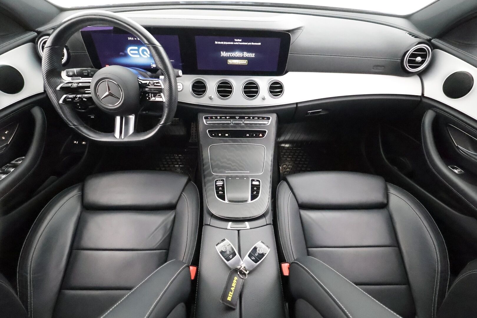 Mercedes-Benz E 2021 300 e T A Business EQ Power AMG * Distronic+Q / 360 / Sportnahat / Multibeam / Widescreen / Navi / Blis / Keyless * - Koukku / 2x Latauskaapelit / Kahdet renkaat aluvanteilla - HULLUT AVAJAISHULINAT KORKOTARJOUS 3,29 %