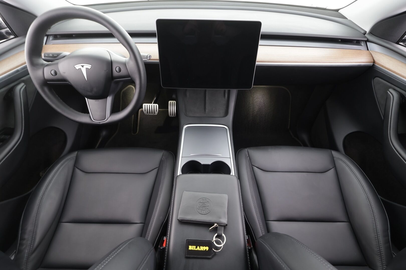 Tesla Model Y 2023 Performance * Koukku / ILP / ACC / Lasikatto / Premium Audio / P.Kamera / Matrix-LED / Muistipenkki / Kaistavahti * - Akku kuntotarkastettu / 2x Latauskaapelit