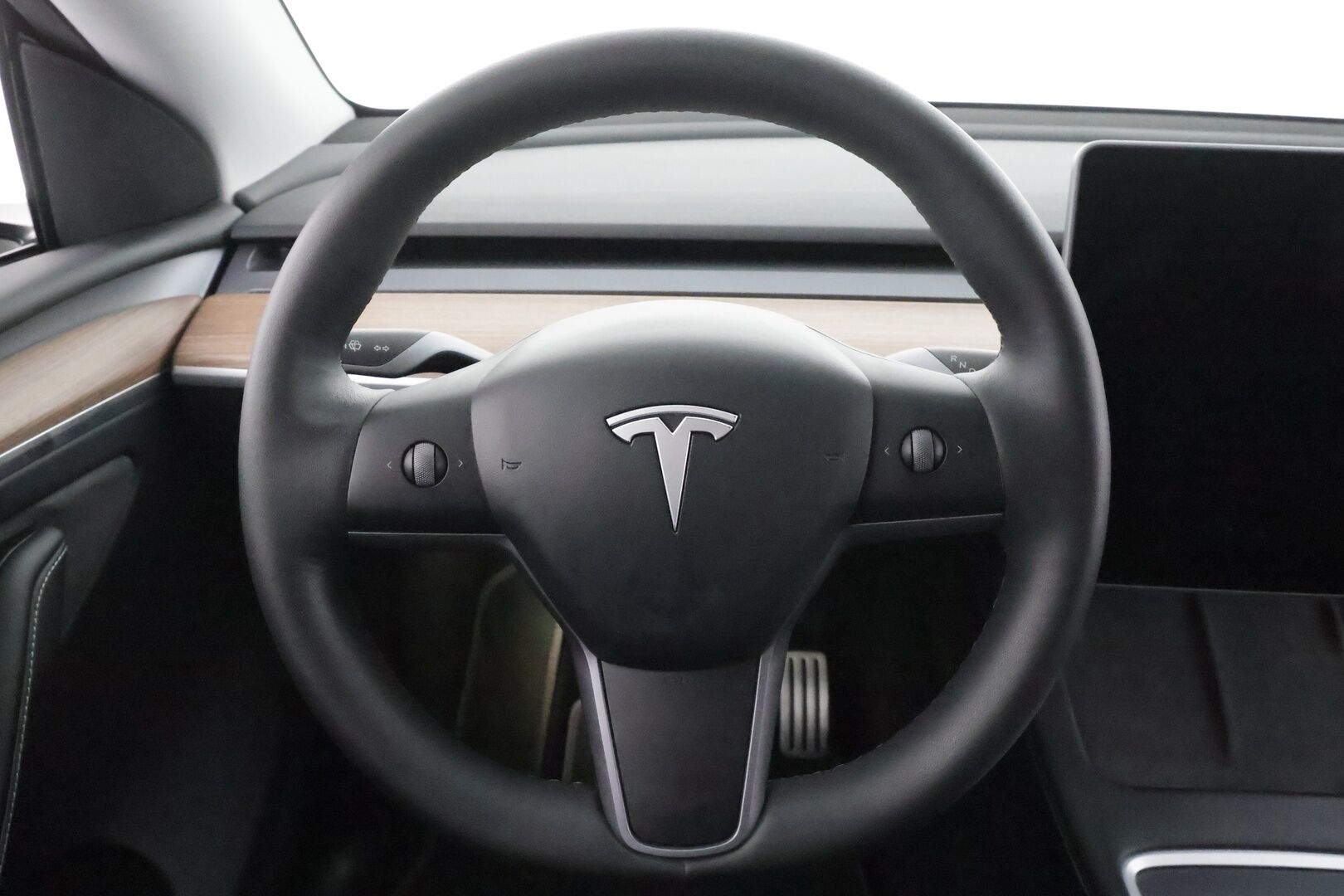 Tesla Model Y 2023 Performance * Koukku / ILP / ACC / Lasikatto / Premium Audio / P.Kamera / Matrix-LED / Muistipenkki / Kaistavahti * - Akku kuntotarkastettu / 2x Latauskaapelit