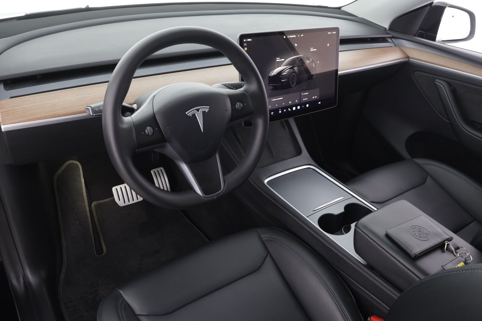 Tesla Model Y 2023 Performance * Koukku / ILP / ACC / Lasikatto / Premium Audio / P.Kamera / Matrix-LED / Muistipenkki / Kaistavahti * - Akku kuntotarkastettu / 2x Latauskaapelit