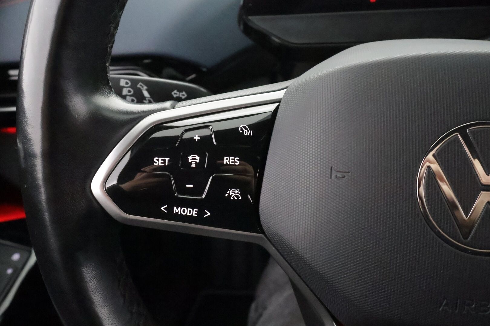 Volkswagen ID.4 2022 GTX Dual Motor AWD,  akku 77 kWh - | ILP | Koukku | HUD | ACC | Matrix-LED | 360 | Navi | Kaistavahti | Keyless | Digimittaristo | Kahdet renkaat | Merkkihuollot |