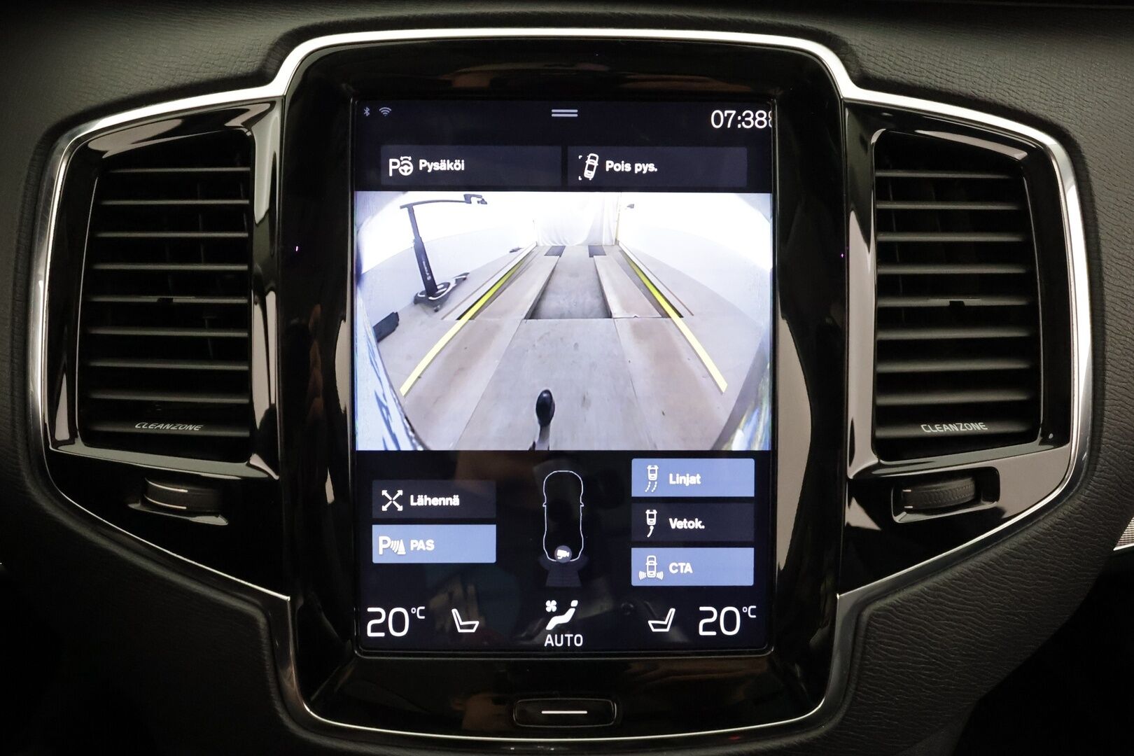 Volvo XC90 2016 D5 AWD Inscription * Pilot assist / Koukku / Webasto / Panorama / HUD / B&W / Muistipenkit / P.Kamera / Keyless / Sporttinahat * - Kovilla kamoilla oleva ei AD-Blue Volvo!