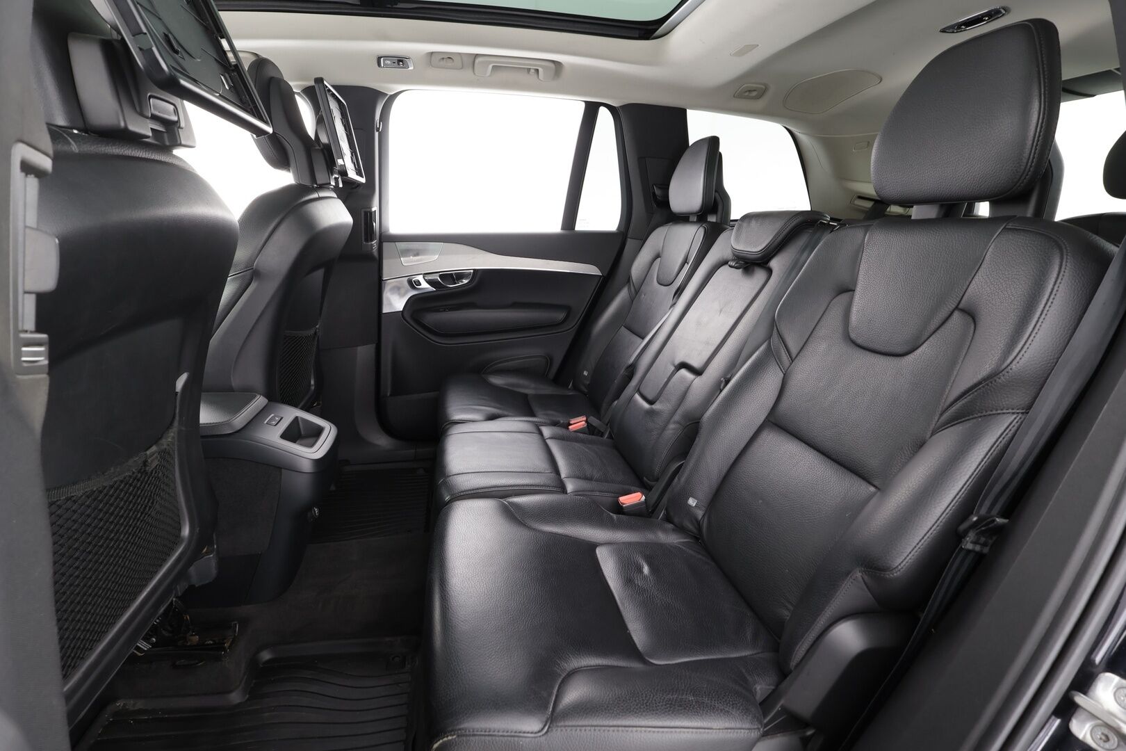 Volvo XC90 2016 D5 AWD Inscription * Pilot assist / Koukku / Webasto / Panorama / HUD / B&W / Muistipenkit / P.Kamera / Keyless / Sporttinahat * - Kovilla kamoilla oleva ei AD-Blue Volvo!