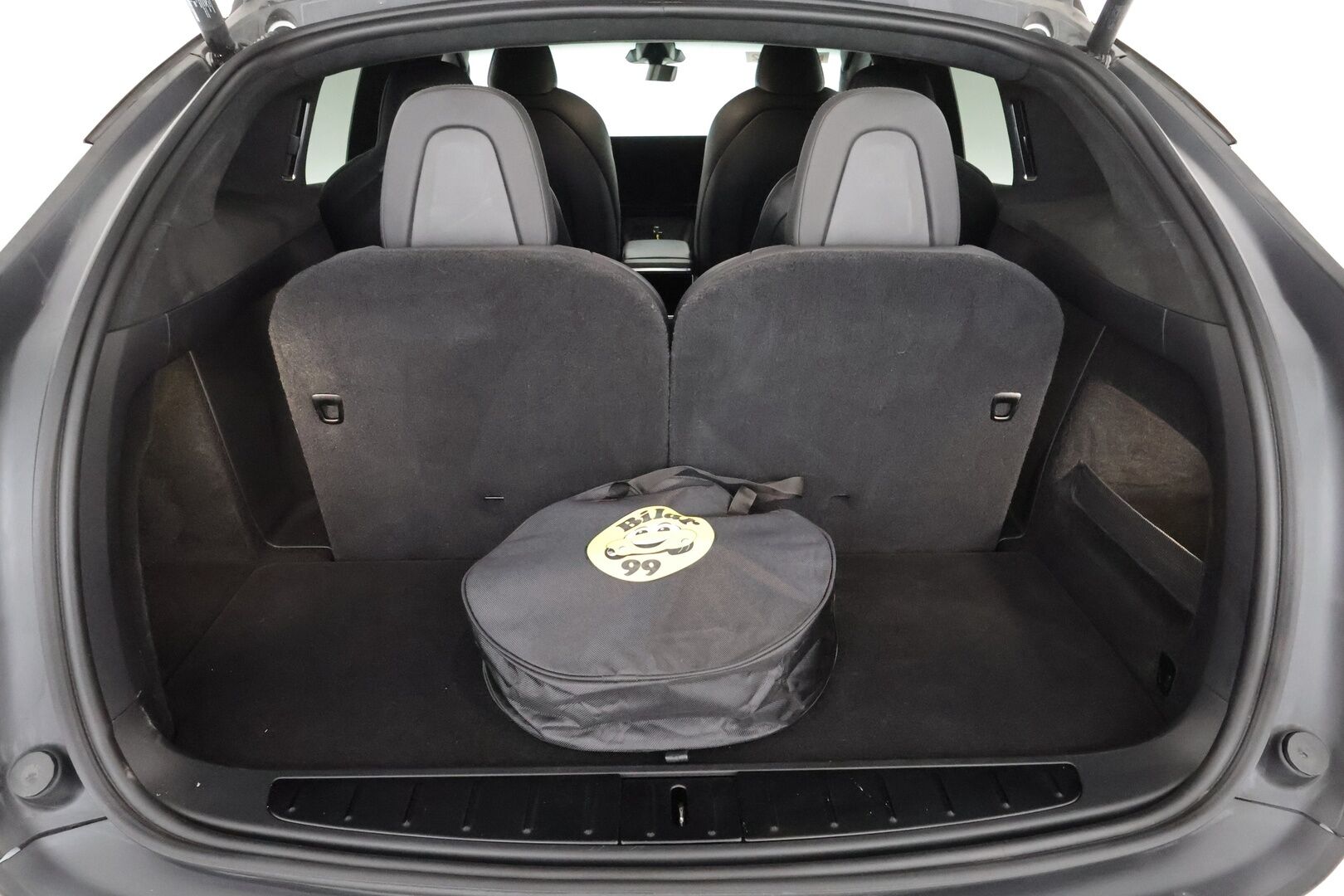 TESLA MODEL X 2023 Long Range *6p. / Koukku / Lämpöpumppu / Autopilot / Ilma-alusta / Premium Audio / Ilmastoidut sähkönahat / 2x renkaat* - 2,99 % KORKOTARJOUS TÄHÄN AUTOON - Tilava 1-omisteinen Tesla! / Koukullinen Suomi-auto*