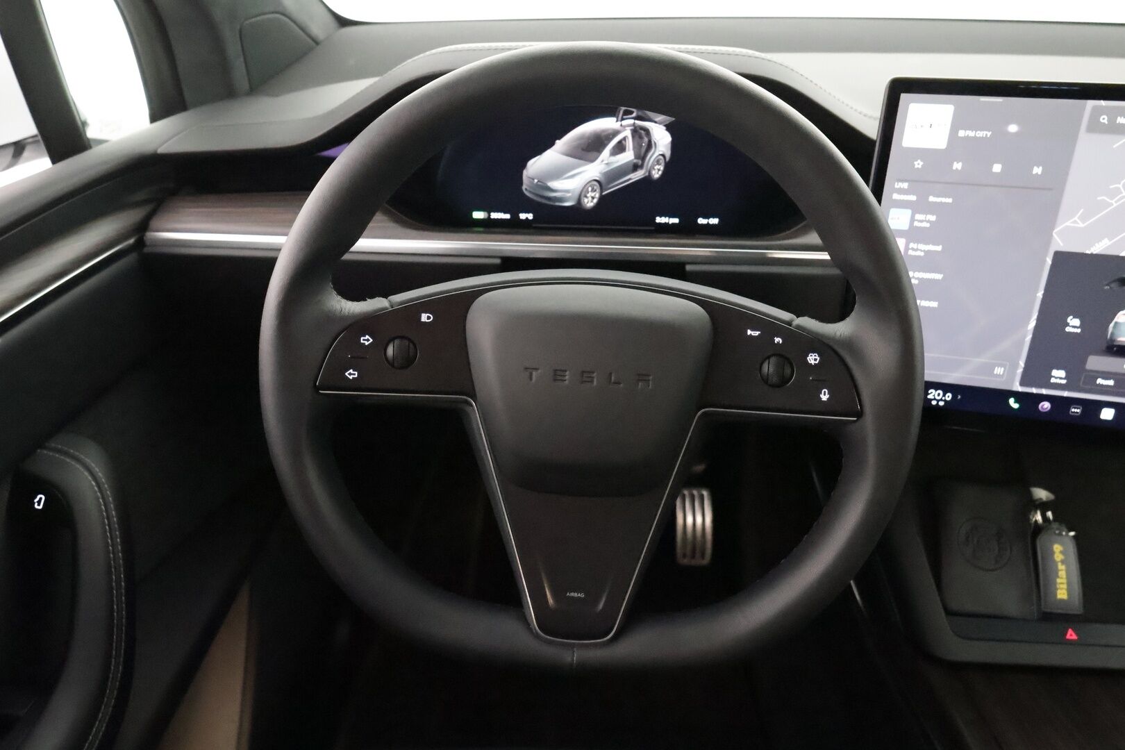 TESLA MODEL X 2023 Long Range *6p. / Koukku / Lämpöpumppu / Autopilot / Ilma-alusta / Premium Audio / Ilmastoidut sähkönahat / 2x renkaat* - 2,99 % KORKOTARJOUS TÄHÄN AUTOON - Tilava 1-omisteinen Tesla! / Koukullinen Suomi-auto*
