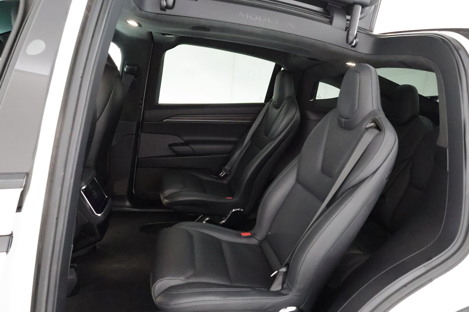 TESLA MODEL X 2023 Long Range *6p. / Koukku / Lämpöpumppu / Autopilot / Ilma-alusta / Premium Audio / Ilmastoidut sähkönahat / 2x renkaat* - 2,99 % KORKOTARJOUS TÄHÄN AUTOON - Tilava 1-omisteinen Tesla! / Koukullinen Suomi-auto*
