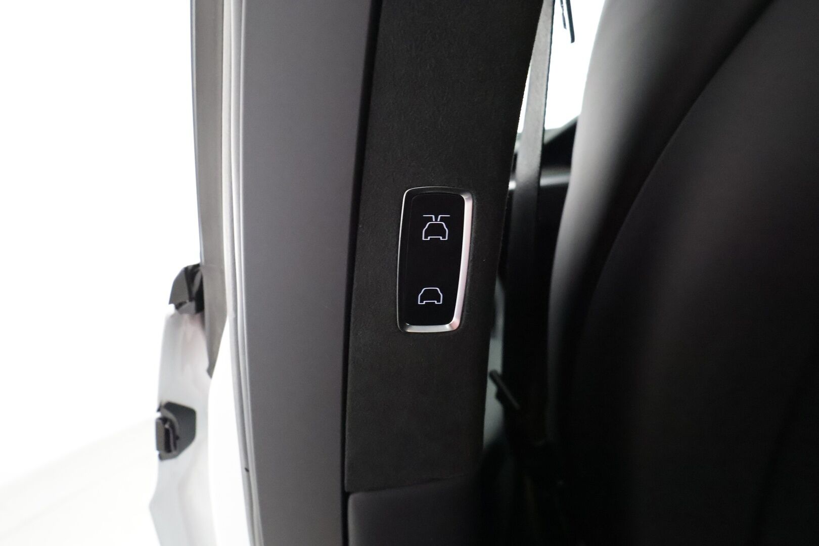 TESLA MODEL X 2023 Long Range *6p. / Koukku / Lämpöpumppu / Autopilot / Ilma-alusta / Premium Audio / Ilmastoidut sähkönahat / 2x renkaat* - 2,99 % KORKOTARJOUS TÄHÄN AUTOON - Tilava 1-omisteinen Tesla! / Koukullinen Suomi-auto*