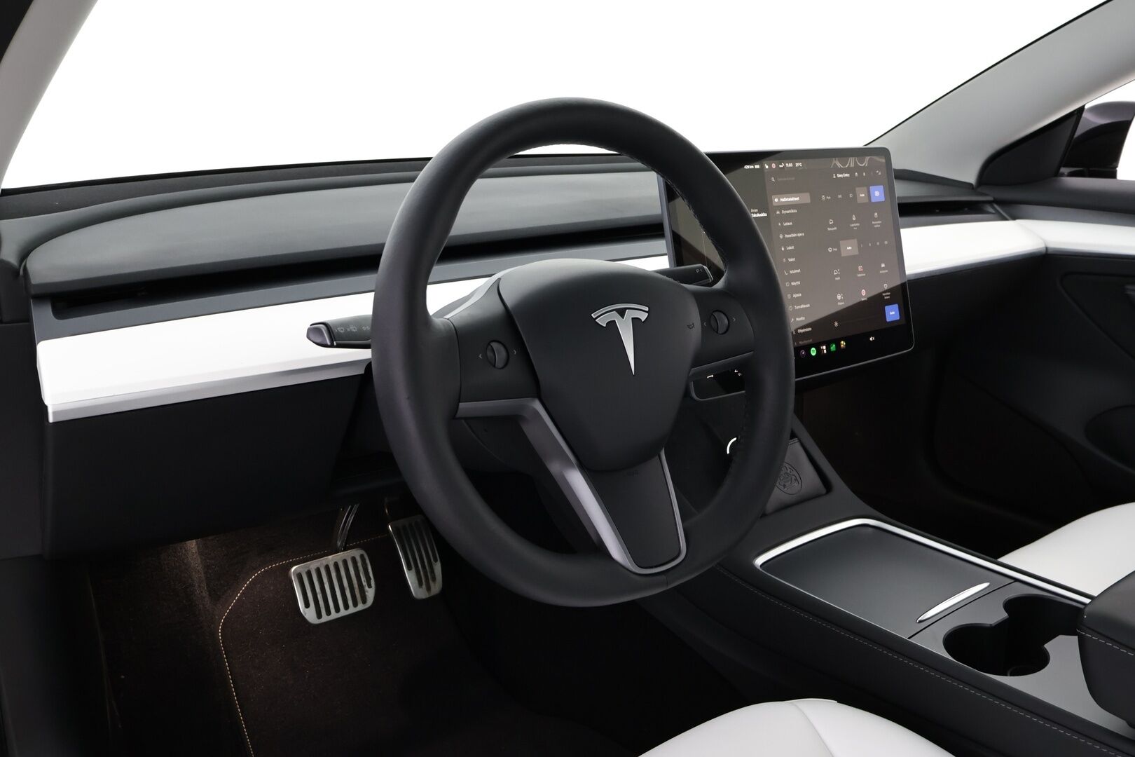 Tesla Model 3 2022 Long Range AWD - Valkoiset Nahat | Premium Audio | ILP | ACC | Lasikatto | Matrix LED | Peruutuskamera | 2x Renkaat Aluvantein | Juuri tullut Tampereelle!