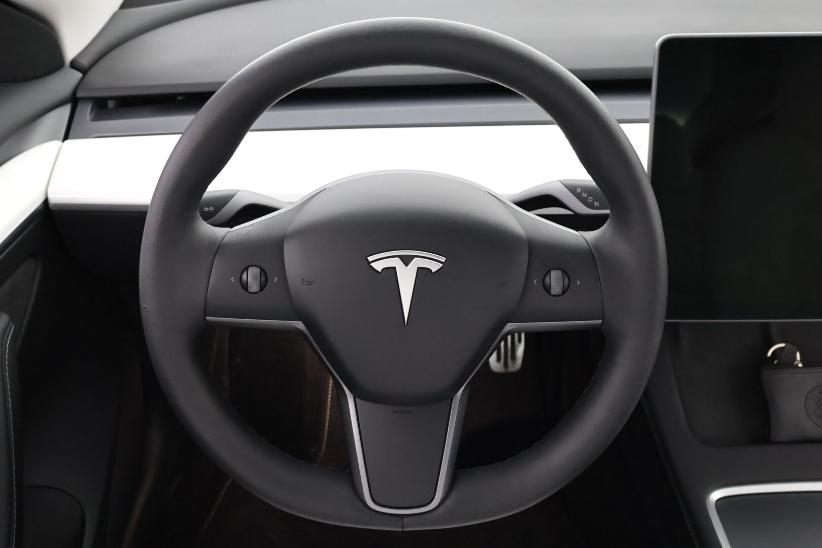 Tesla Model 3 2022 Long Range AWD - Valkoiset Nahat | Premium Audio | ILP | ACC | Lasikatto | Matrix LED | Peruutuskamera | 2x Renkaat Aluvantein | Juuri tullut Tampereelle!