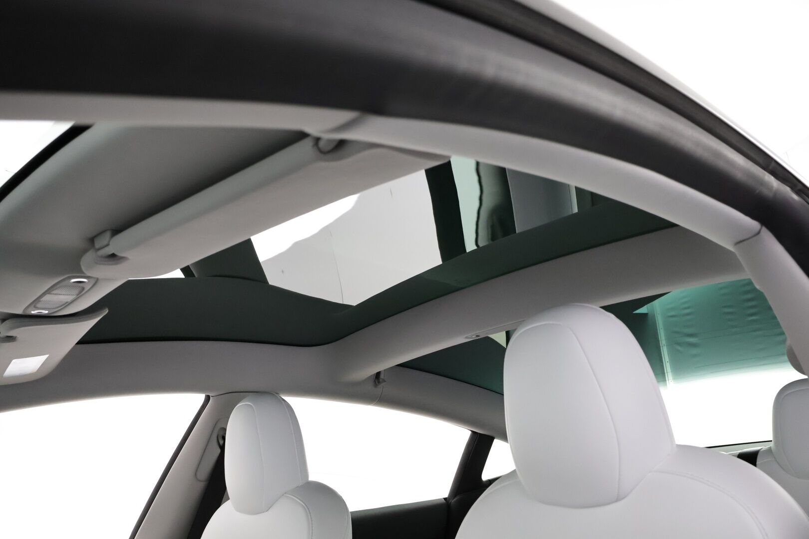 Tesla Model 3 2022 Long Range AWD - Valkoiset Nahat | Premium Audio | ILP | ACC | Lasikatto | Matrix LED | Peruutuskamera | 2x Renkaat Aluvantein | Juuri tullut Tampereelle!