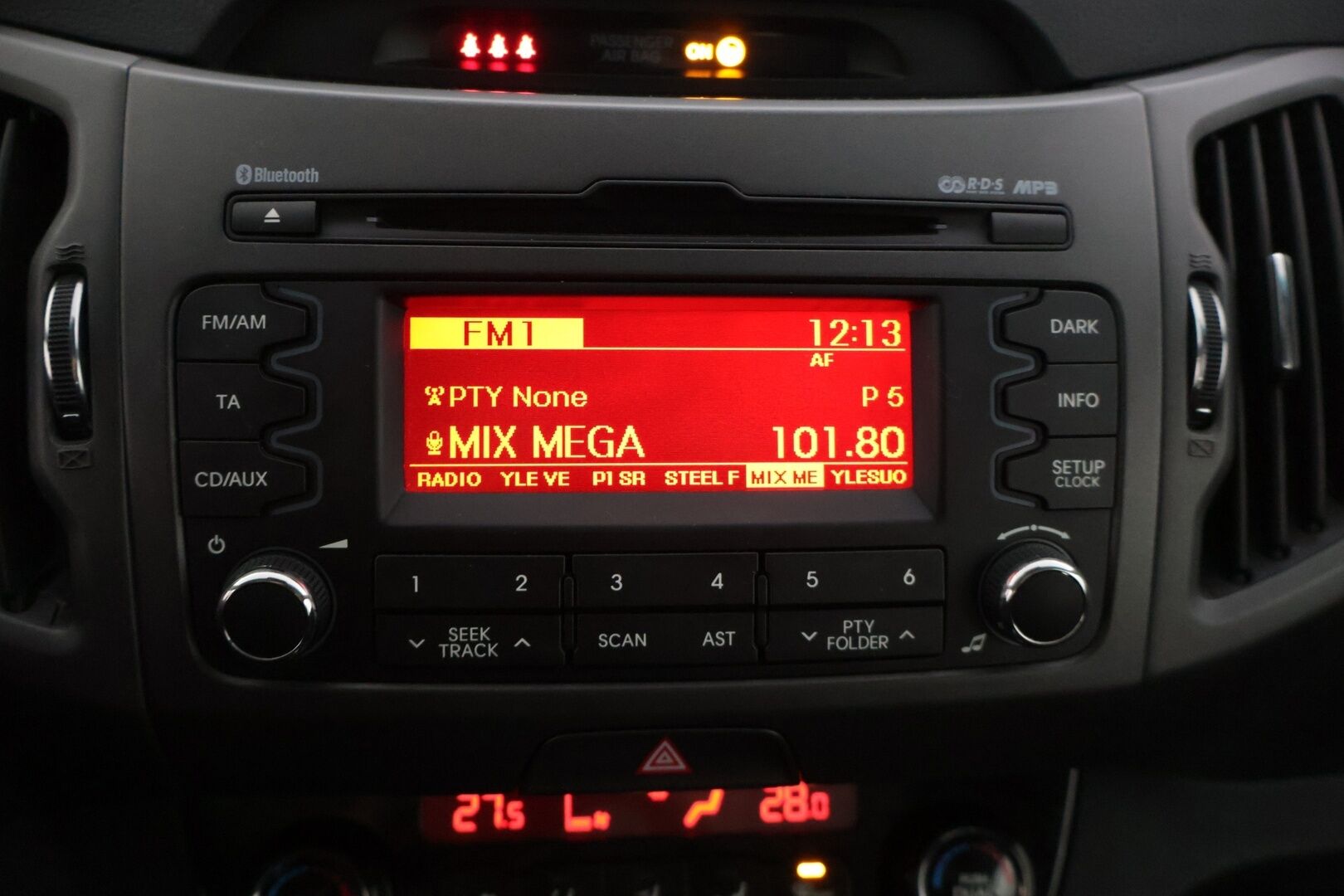 Kia Sportage 2012 1,7 CRDi ISG Urban EX EcoDynamics * Kattoikkuna /  Vetokoukku / Lohkolämmitin / P. Tutka / Vakkari * - Maltillisilla kilometreillä! / Talveksi hyvät Nokian nastat! / Viimeisin huolto 170tkm - HULLUT AVAJAISHULINAT KORKOTARJOUS 3,29 %