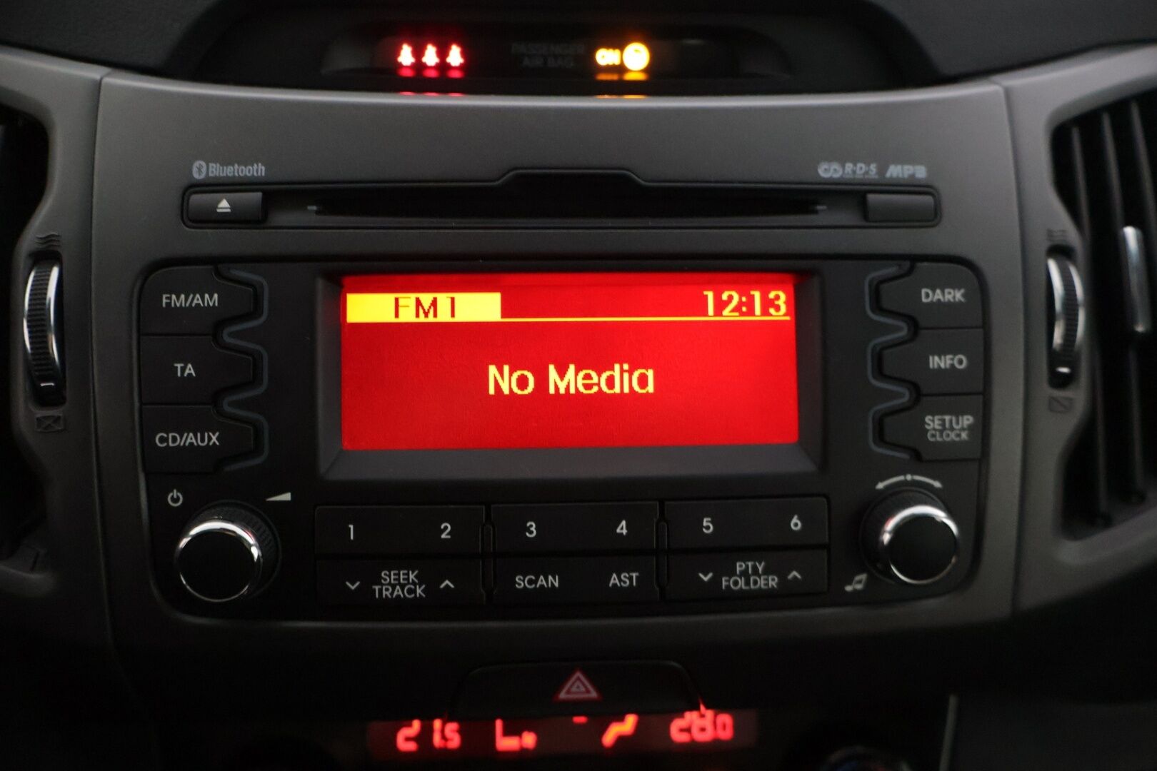 Kia Sportage 2012 1,7 CRDi ISG Urban EX EcoDynamics * Kattoikkuna /  Vetokoukku / Lohkolämmitin / P. Tutka / Vakkari * - Maltillisilla kilometreillä! / Talveksi hyvät Nokian nastat! / Viimeisin huolto 170tkm - HULLUT AVAJAISHULINAT KORKOTARJOUS 3,29 %