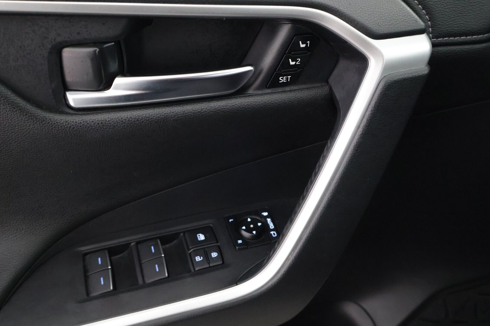 TOYOTA RAV4 2022 2.5 Hybrid AWD-i Premium *Myydään Huutokaupat.com* - Myydään Huutokaupat.com