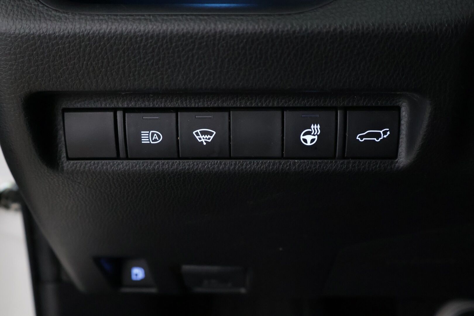 TOYOTA RAV4 2022 2.5 Hybrid AWD-i Premium *Myydään Huutokaupat.com* - Myydään Huutokaupat.com