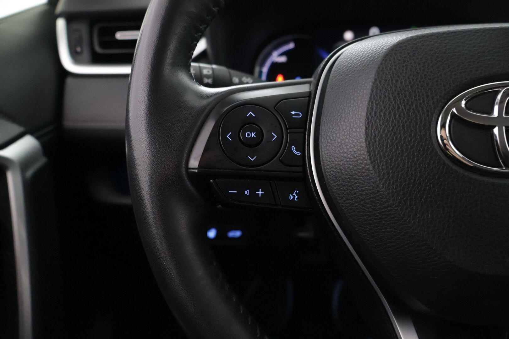 TOYOTA RAV4 2022 2.5 Hybrid AWD-i Premium *Myydään Huutokaupat.com* - Myydään Huutokaupat.com