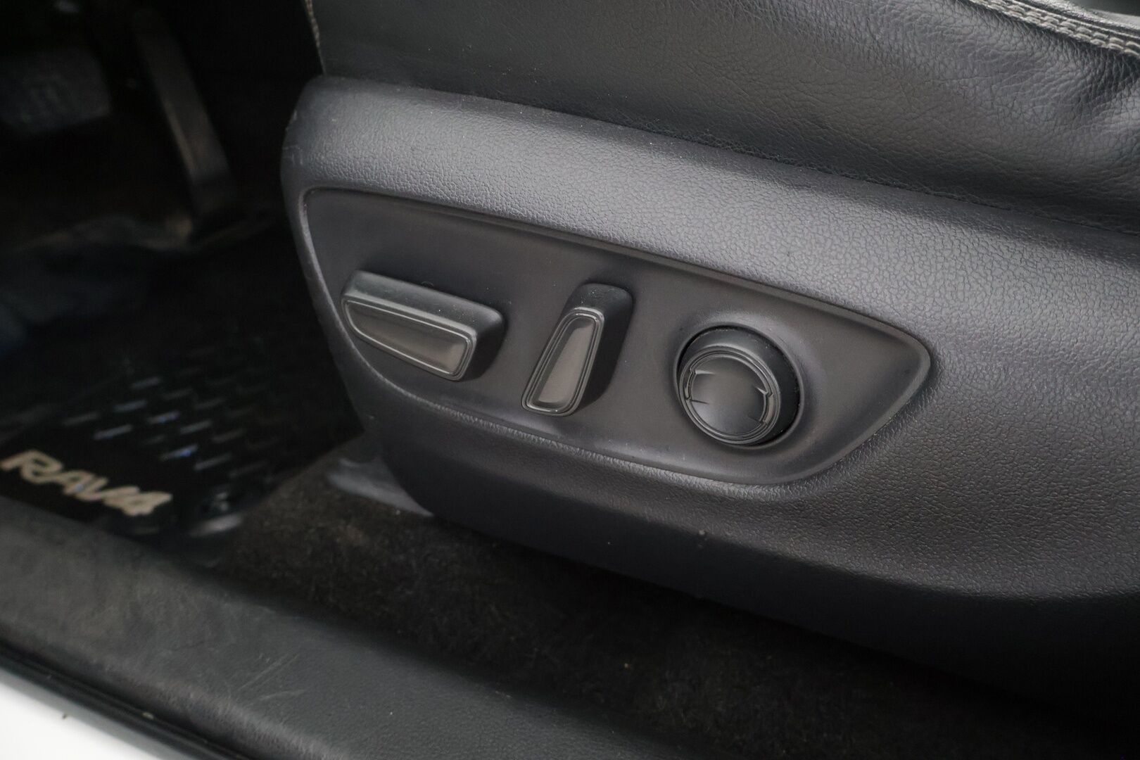 TOYOTA RAV4 2022 2.5 Hybrid AWD-i Premium *Myydään Huutokaupat.com* - Myydään Huutokaupat.com