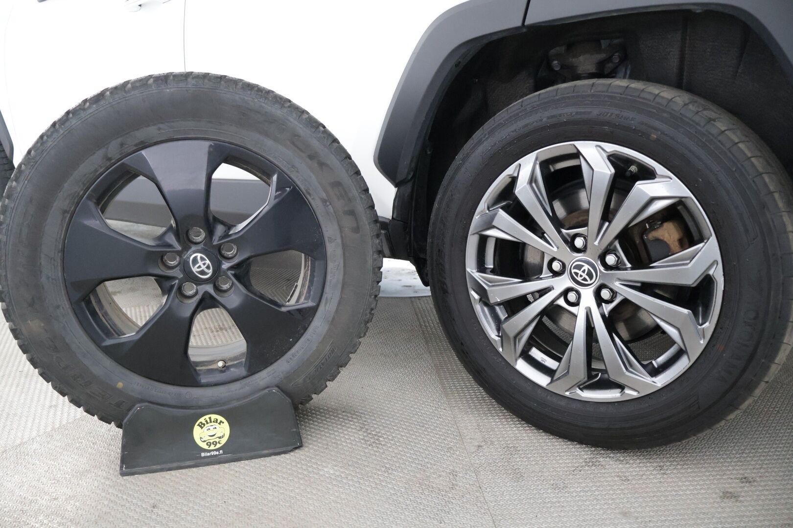 TOYOTA RAV4 2022 2.5 Hybrid AWD-i Premium *Myydään Huutokaupat.com* - Myydään Huutokaupat.com