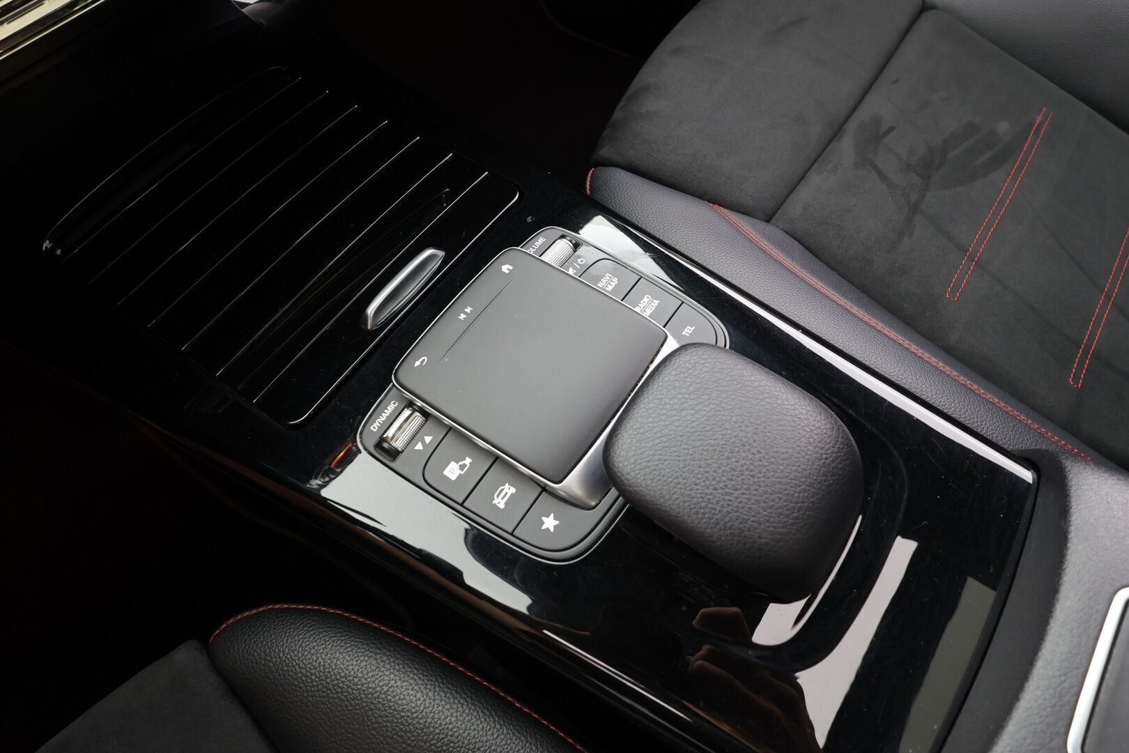 Mercedes-Benz CLA 2021 180 A Business AMG - | Distronic+ | Webasto | Multibeam-LED | 360-Kamera | Muistipenkit | Widescreen | Lasikattoluukku| Burmester | 1.Om Suomi-auto | Kahdet Renkaat
