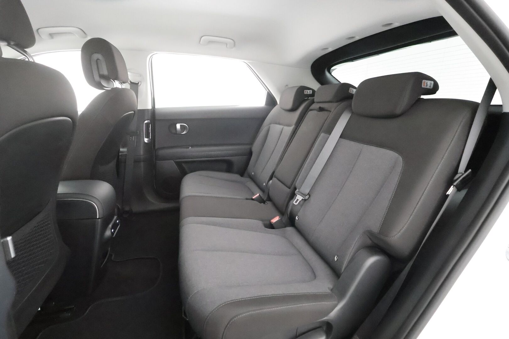 Hyundai IONIQ 5 2022 73 kWh 305 hv AWD Style - ACC | Apple CarPlay & Android Auto | Merkkiliikkeen huoltokirja seur. 5/2028 | Akun SOH 98,4 % | Vetokoukku | Peruutuskamera | Lämmitettävä ratti + penkit