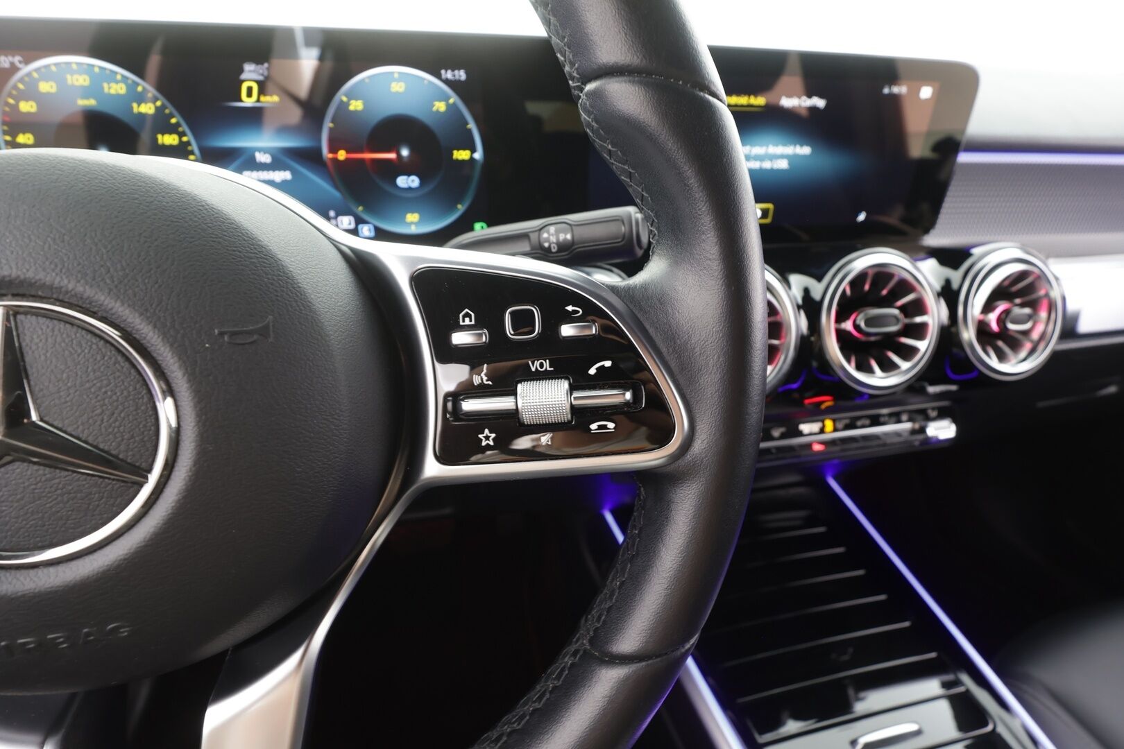 MERCEDES-BENZ EQB 2023 300 4Matic 7p - 7-p. | DTR+ | 360 | IHC | Widescreen | Sporttipenkki | Kaistavahti | Katveavustin | Navi | Apple&Android | Kahdet renkaat |
