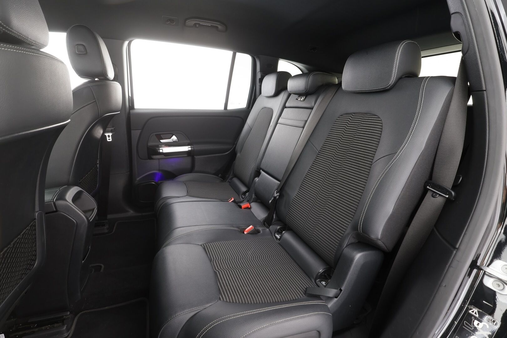 MERCEDES-BENZ EQB 2023 300 4Matic 7p - 7-p. | DTR+ | 360 | IHC | Widescreen | Sporttipenkki | Kaistavahti | Katveavustin | Navi | Apple&Android | Kahdet renkaat |