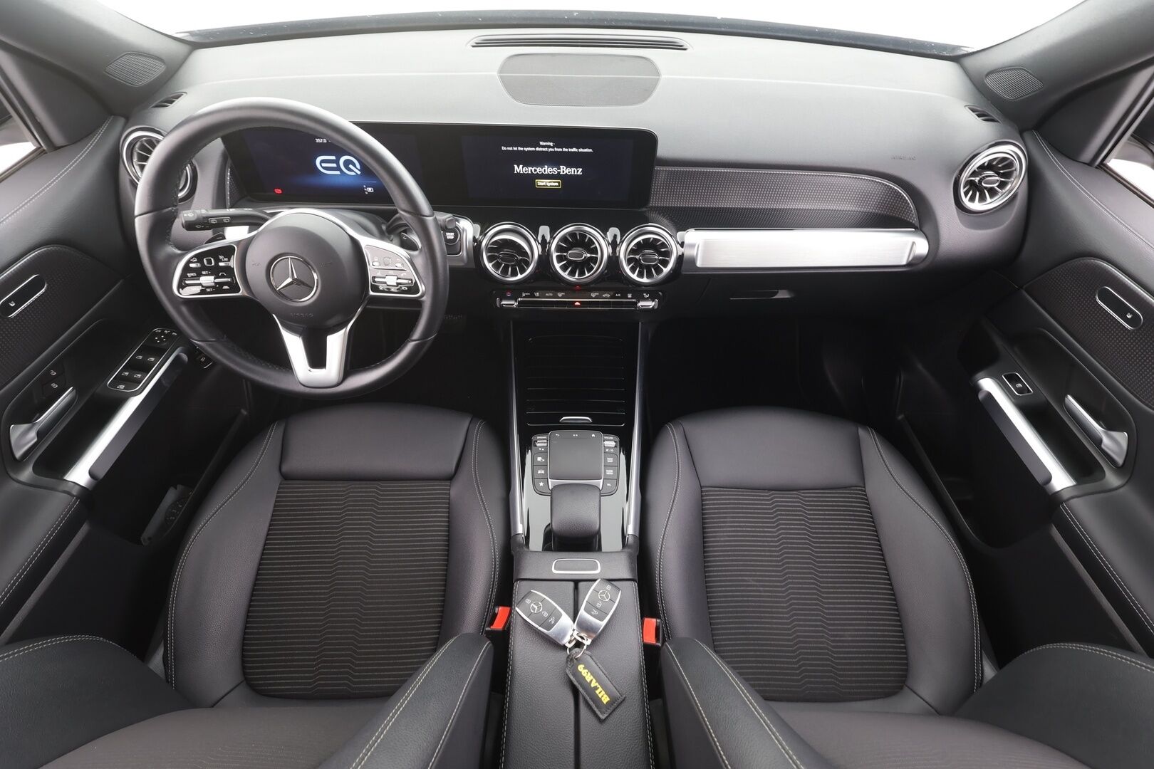MERCEDES-BENZ EQB 2023 300 4Matic 7p - 7-p. | DTR+ | 360 | IHC | Widescreen | Sporttipenkki | Kaistavahti | Katveavustin | Navi | Apple&Android | Kahdet renkaat |