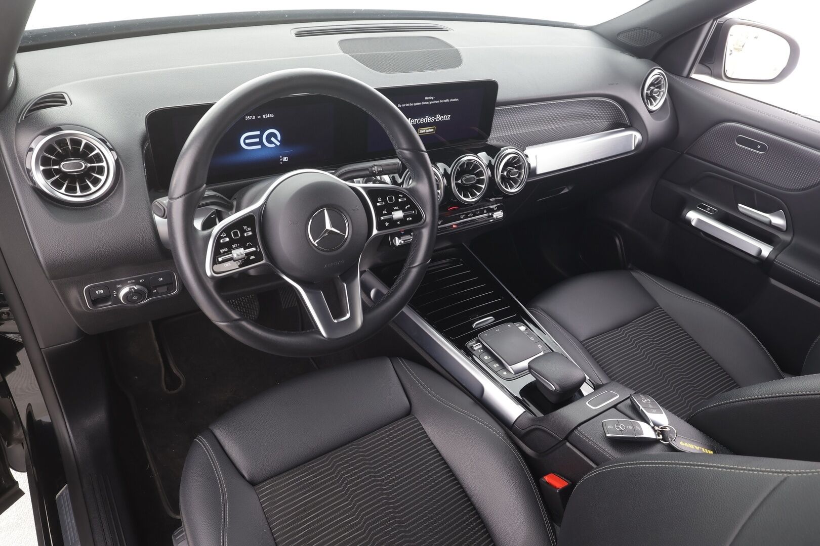 MERCEDES-BENZ EQB 2023 300 4Matic 7p - 7-p. | DTR+ | 360 | IHC | Widescreen | Sporttipenkki | Kaistavahti | Katveavustin | Navi | Apple&Android | Kahdet renkaat |
