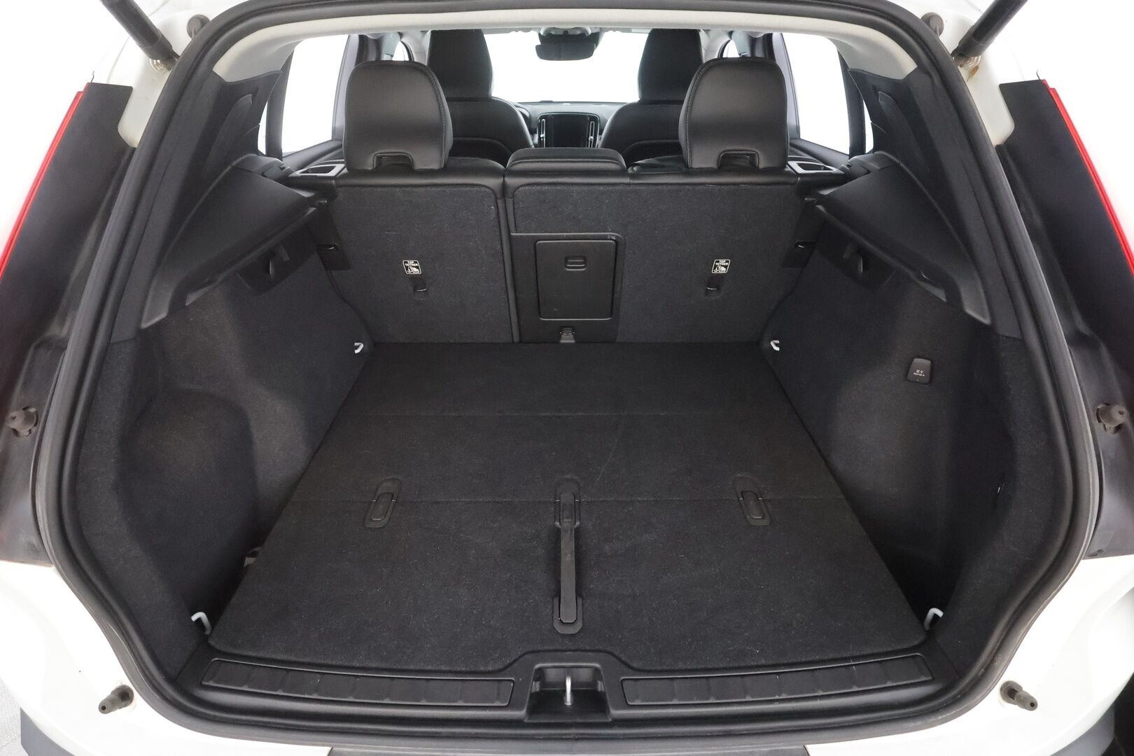 Volvo XC40 2021 T2 Momentum Edition - | Webasto | Full-LED | Panorama | H/K | Vakkari | Muistipenkki | Ratinlämmitys | Sporttinahat | Keyless | Apple&Android | Kahdet Renkaat |