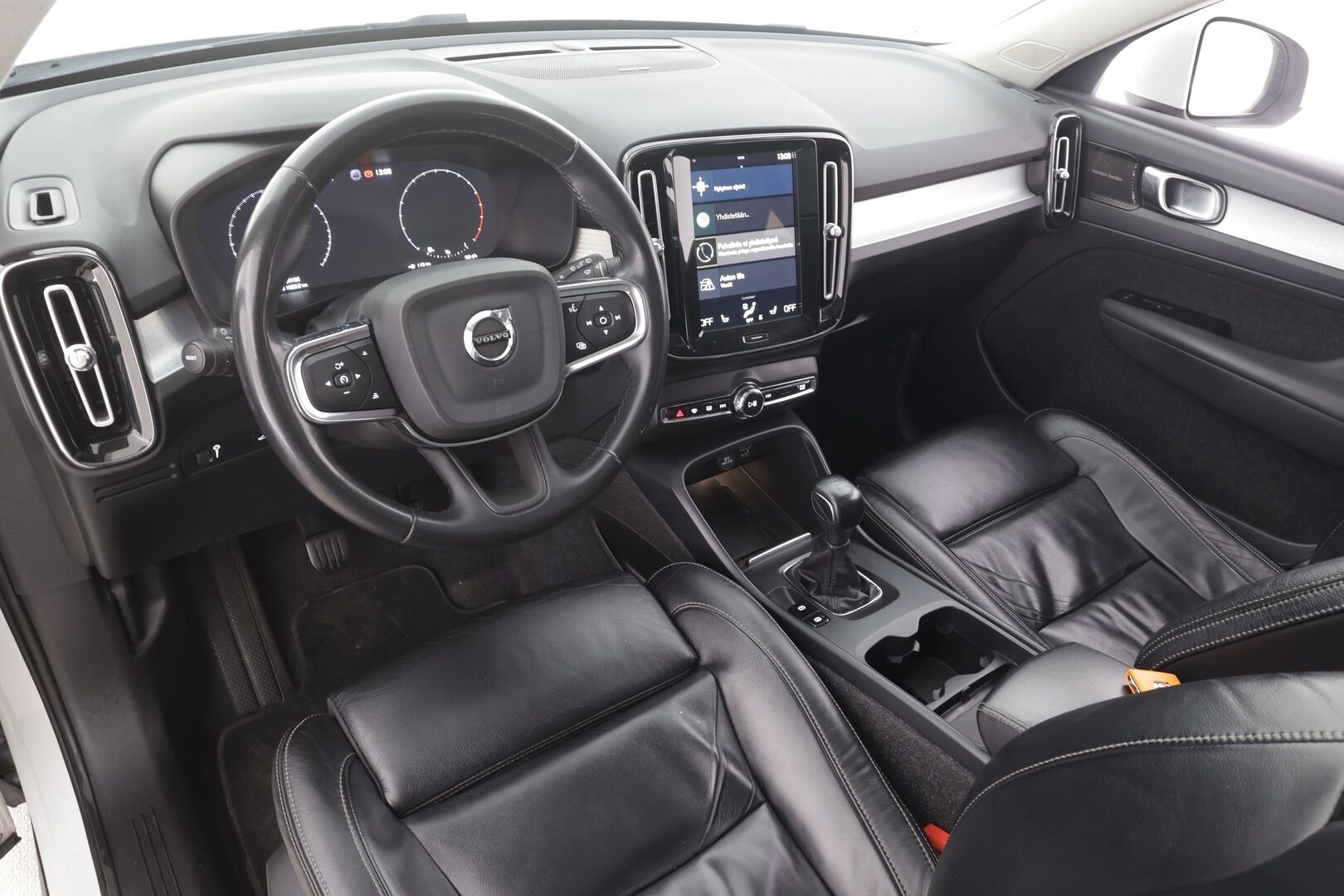 Volvo XC40 2021 T2 Momentum Edition - | Webasto | Full-LED | Panorama | H/K | Vakkari | Muistipenkki | Ratinlämmitys | Sporttinahat | Keyless | Apple&Android | Kahdet Renkaat |
