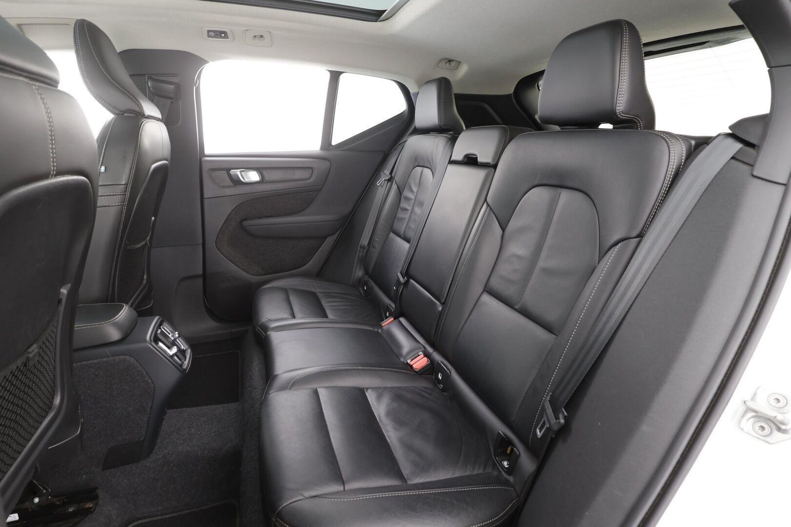 Volvo XC40 2021 T2 Momentum Edition - | Webasto | Full-LED | Panorama | H/K | Vakkari | Muistipenkki | Ratinlämmitys | Sporttinahat | Keyless | Apple&Android | Kahdet Renkaat |