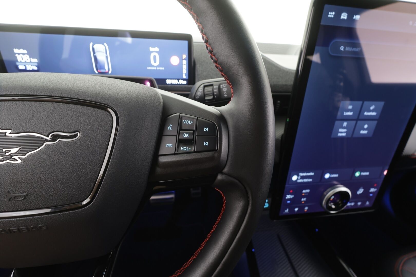 FORD MUSTANG MACH-E 2022 Extended Range AWD - ACC | Matrix | B&O | Muistipenkki | Sähkönahat | Lasikatto | 360° | Lane Assist  | BLIS | Keyless | Lämm. ratti | Merkkihuollettu | Puhdas Carvertical | Kahdet renkaat | Akku kuntotarkastettu | 