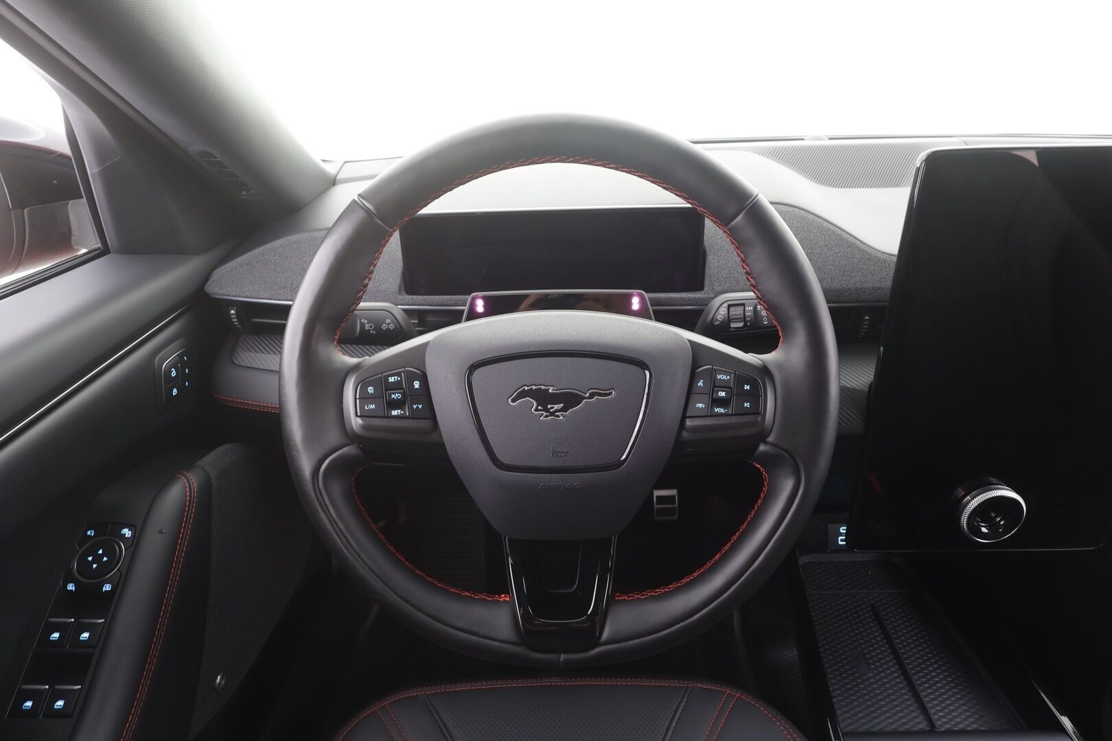 FORD MUSTANG MACH-E 2022 Extended Range AWD - ACC | Matrix | B&O | Muistipenkki | Sähkönahat | Lasikatto | 360° | Lane Assist  | BLIS | Keyless | Lämm. ratti | Merkkihuollettu | Puhdas Carvertical | Kahdet renkaat | Akku kuntotarkastettu | 