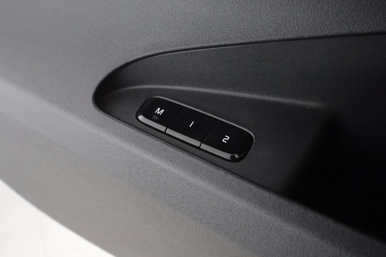 POLESTAR 2 2022 Dual Motor Long Range - Pilot&Plus | ACC | ILP | Pixel-LED | Lasikatto | Harman/Kardon | Muistipenkki | 360° | BLIS | Pilot Assist | Keyless | Merkkihuollot | ALV 