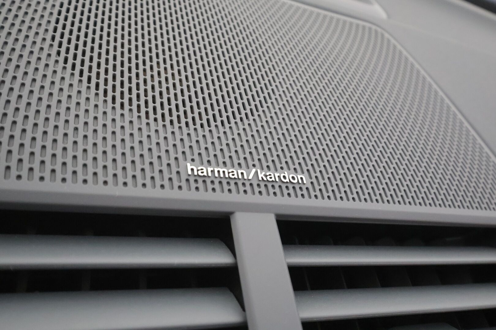 POLESTAR 2 2022 Dual Motor Long Range - Pilot&Plus | ACC | ILP | Pixel-LED | Lasikatto | Harman/Kardon | Muistipenkki | 360° | BLIS | Pilot Assist | Keyless | Merkkihuollot | ALV 