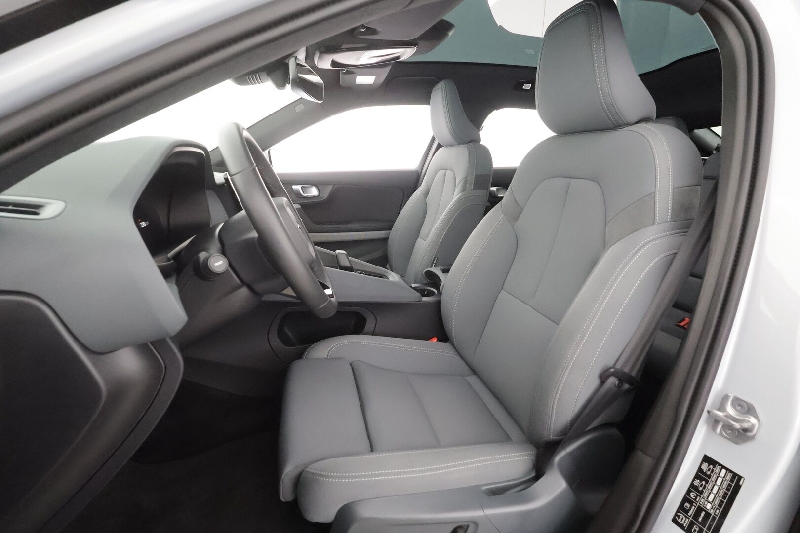 POLESTAR 2 2022 Dual Motor Long Range - Pilot&Plus | ACC | ILP | Pixel-LED | Lasikatto | Harman/Kardon | Muistipenkki | 360° | BLIS | Pilot Assist | Keyless | Merkkihuollot | ALV 
