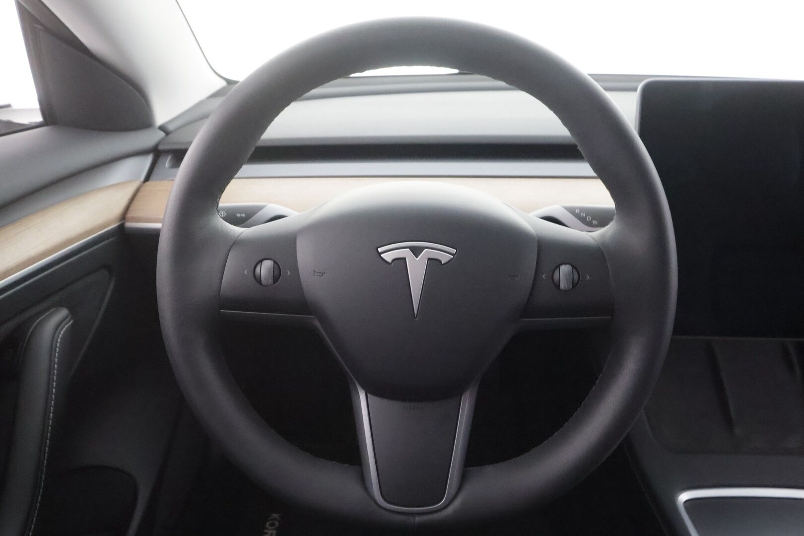 Tesla Model 3 2021 Standard Range Plus - | ACC | ILP | Refresh | Matrix | Lasikatto | Muistipenkki | Nahat | P.kamera | P.tutkat | Autosteer | Lämm. ratti | Sähk. takaluukku | 2x kaapelit | 