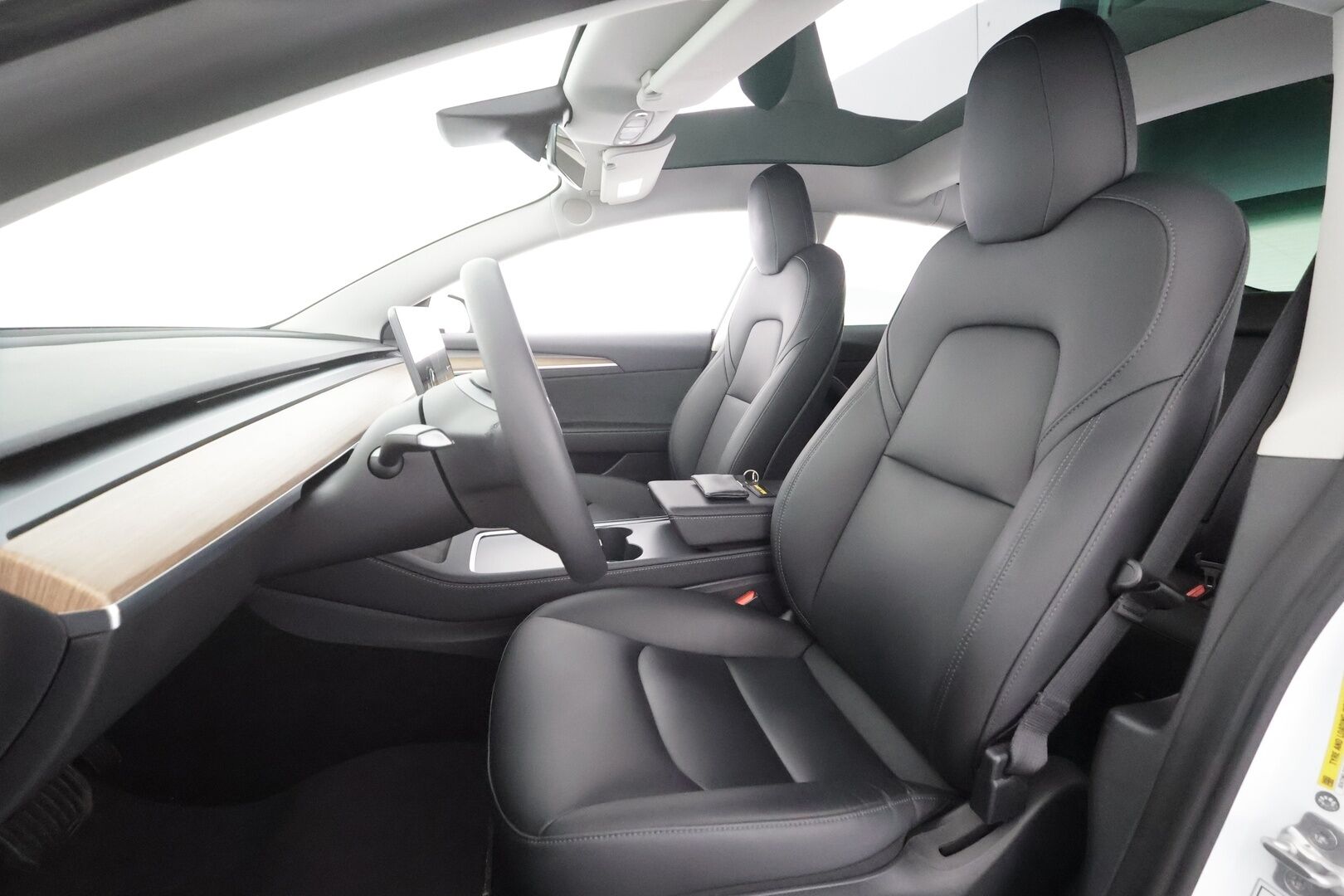 Tesla Model 3 2021 Standard Range Plus - | ACC | ILP | Refresh | Matrix | Lasikatto | Muistipenkki | Nahat | P.kamera | P.tutkat | Autosteer | Lämm. ratti | Sähk. takaluukku | 2x kaapelit | 