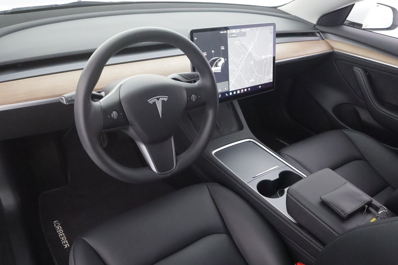 Tesla Model 3 2021 Standard Range Plus - | ACC | ILP | Refresh | Matrix | Lasikatto | Muistipenkki | Nahat | P.kamera | P.tutkat | Autosteer | Lämm. ratti | Sähk. takaluukku | 2x kaapelit | 