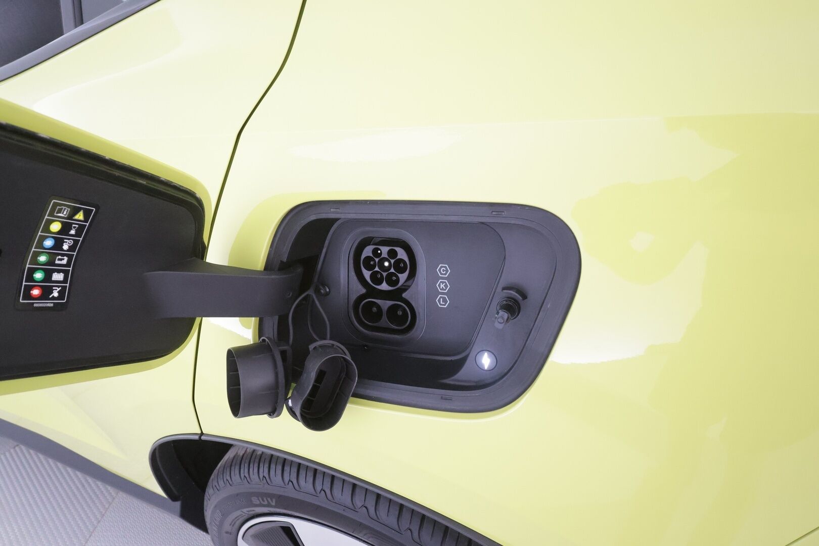 Volvo EX30 2025 Twin Performance Ultra - Lämpöpumppu | Vetokoukku | Harman&Kardon | Lasikatto | 360-Kamera | ACC | Merkkihuollot | Akuston esilämmitys | SUPERVARUSTEET!