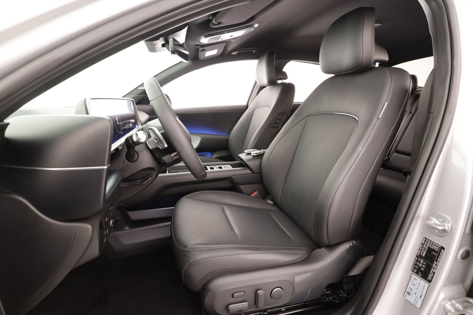 Hyundai IONIQ 6 2024 77 kWh 229 hv Ultimate - | ACC | ILP | BOSE | 360° | HUD | Ilm. relax penkit | Muistinahat | Matrix | HDA | BSM | Keyless | Lämm. ratti | Ambient light | 2x renkaat aluin |