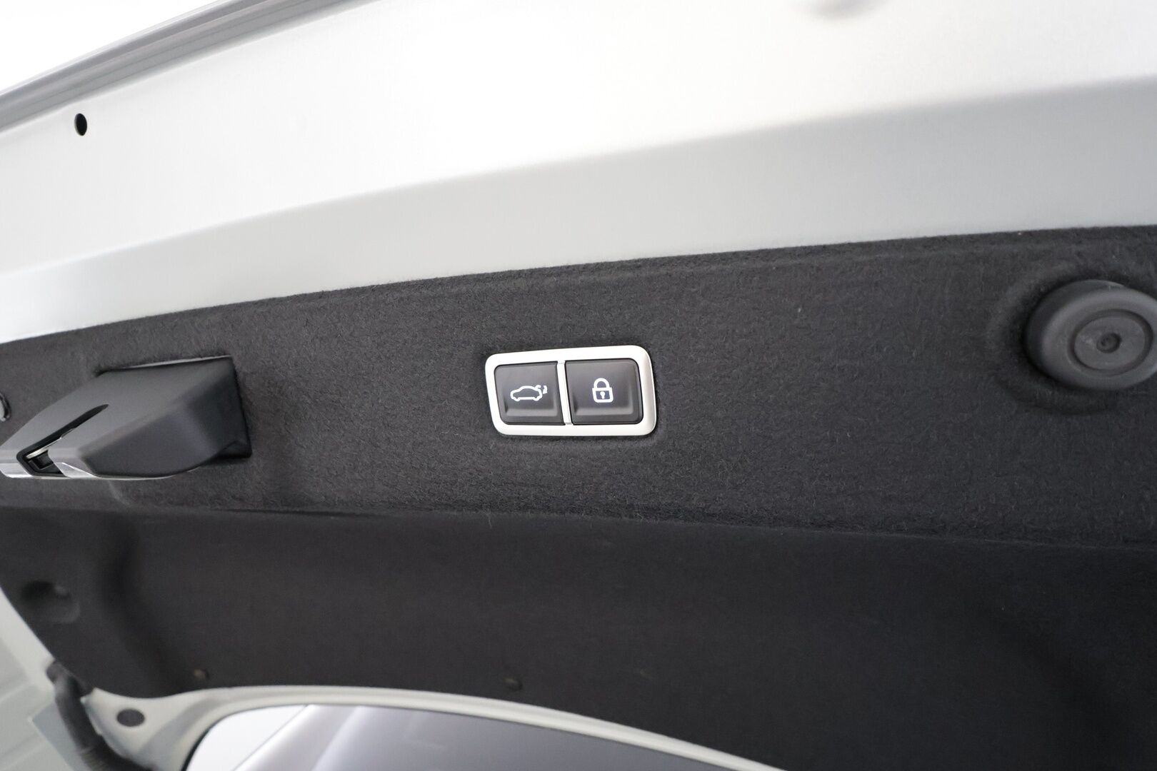 Hyundai IONIQ 6 2024 77 kWh 229 hv Ultimate - | ACC | ILP | BOSE | 360° | HUD | Ilm. relax penkit | Muistinahat | Matrix | HDA | BSM | Keyless | Lämm. ratti | Ambient light | 2x renkaat aluin |